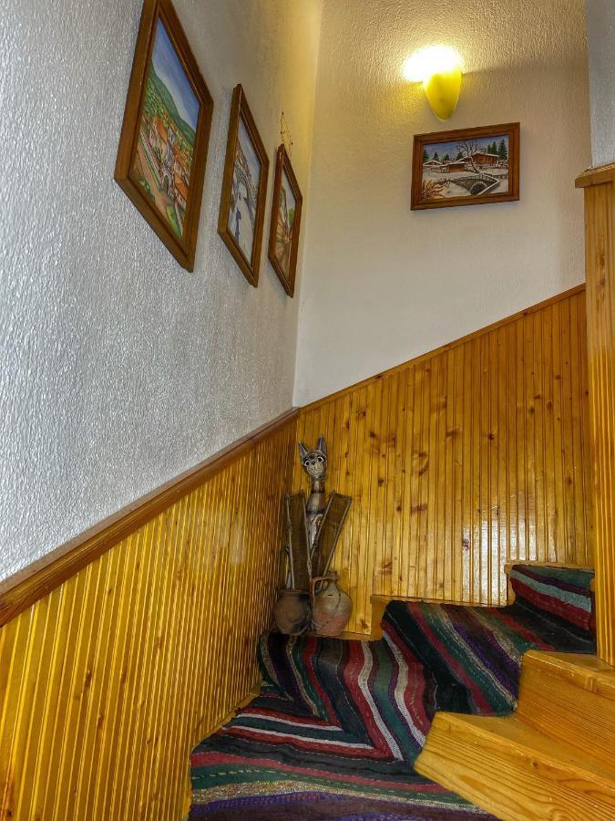 Guest Rooms Colorit Kopriwschtiza Exterior foto