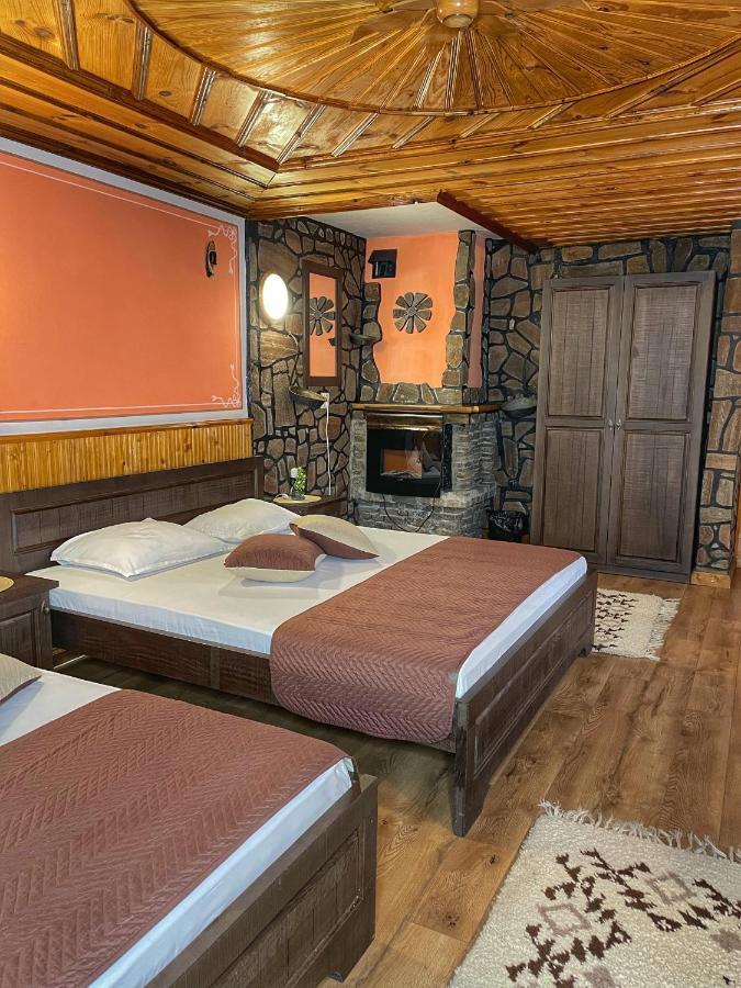 Guest Rooms Colorit Kopriwschtiza Exterior foto