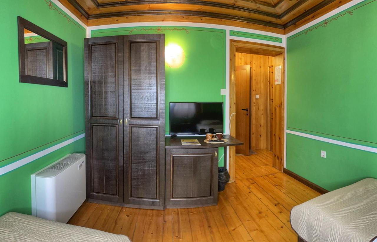 Guest Rooms Colorit Kopriwschtiza Exterior foto