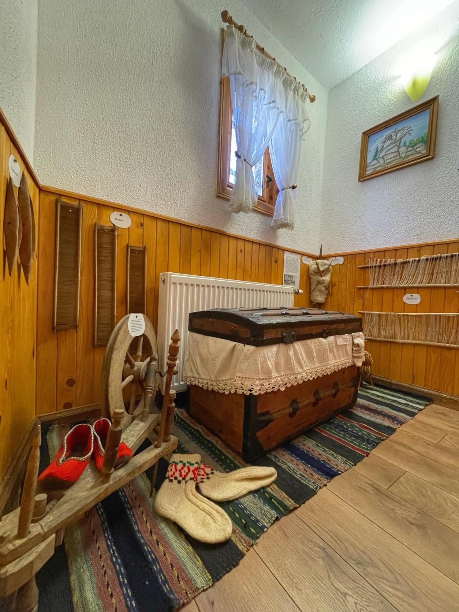 Guest Rooms Colorit Kopriwschtiza Exterior foto