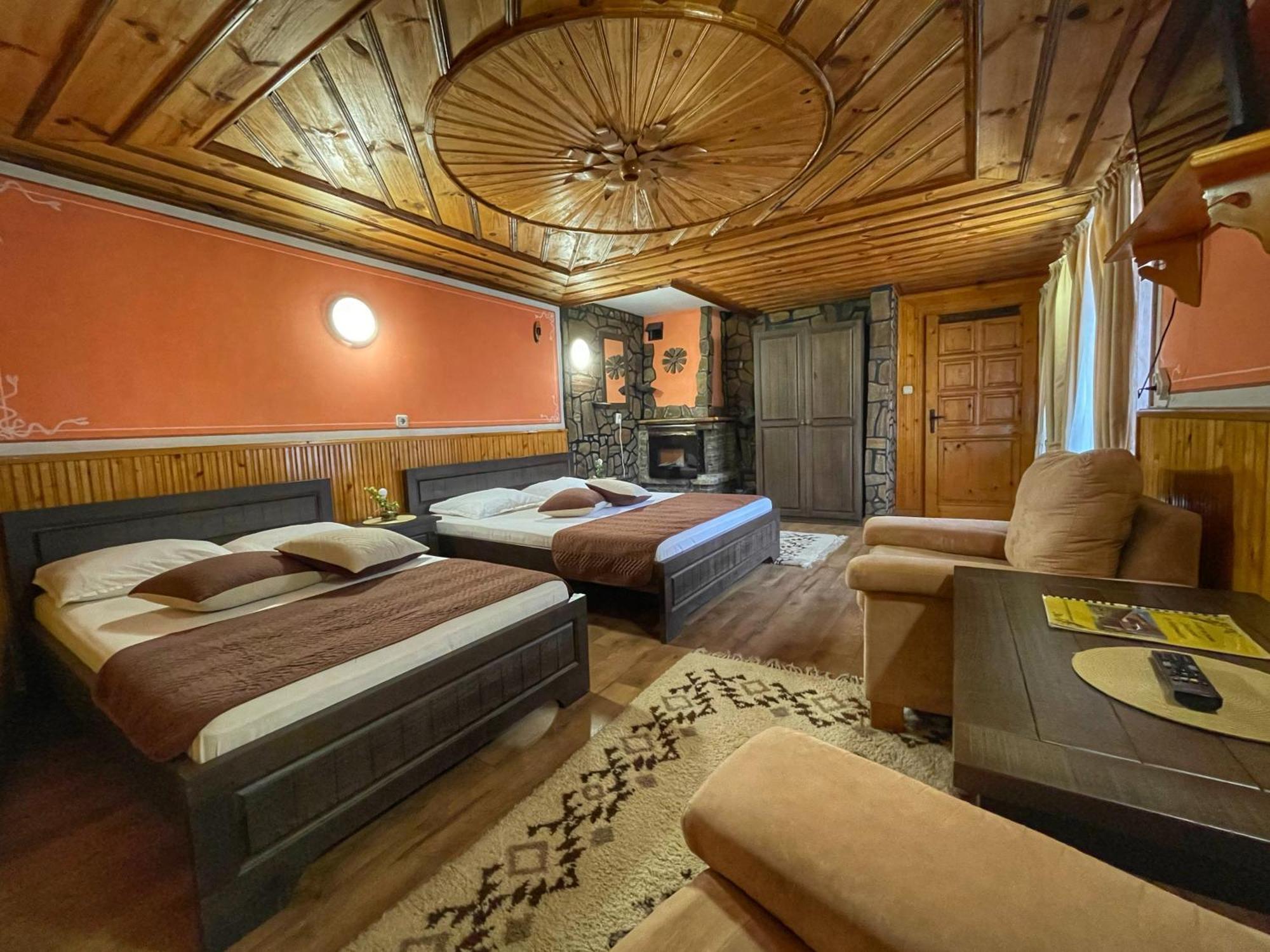 Guest Rooms Colorit Kopriwschtiza Exterior foto