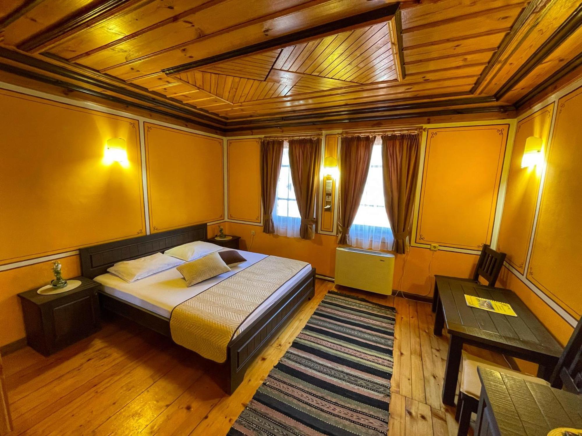 Guest Rooms Colorit Kopriwschtiza Exterior foto