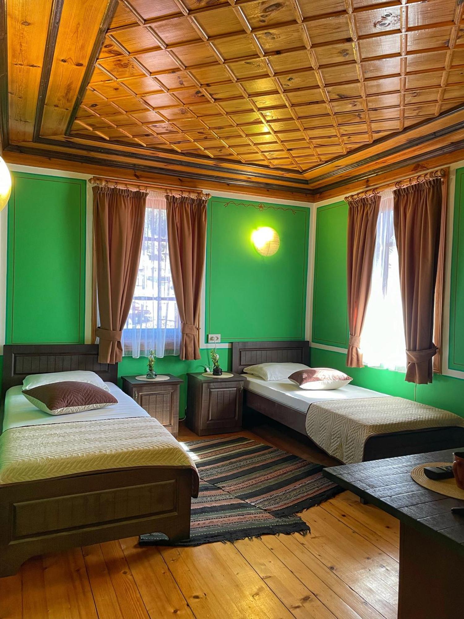 Guest Rooms Colorit Kopriwschtiza Exterior foto