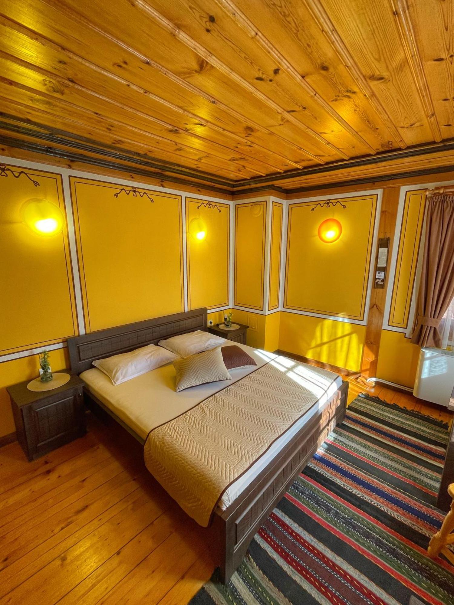 Guest Rooms Colorit Kopriwschtiza Exterior foto