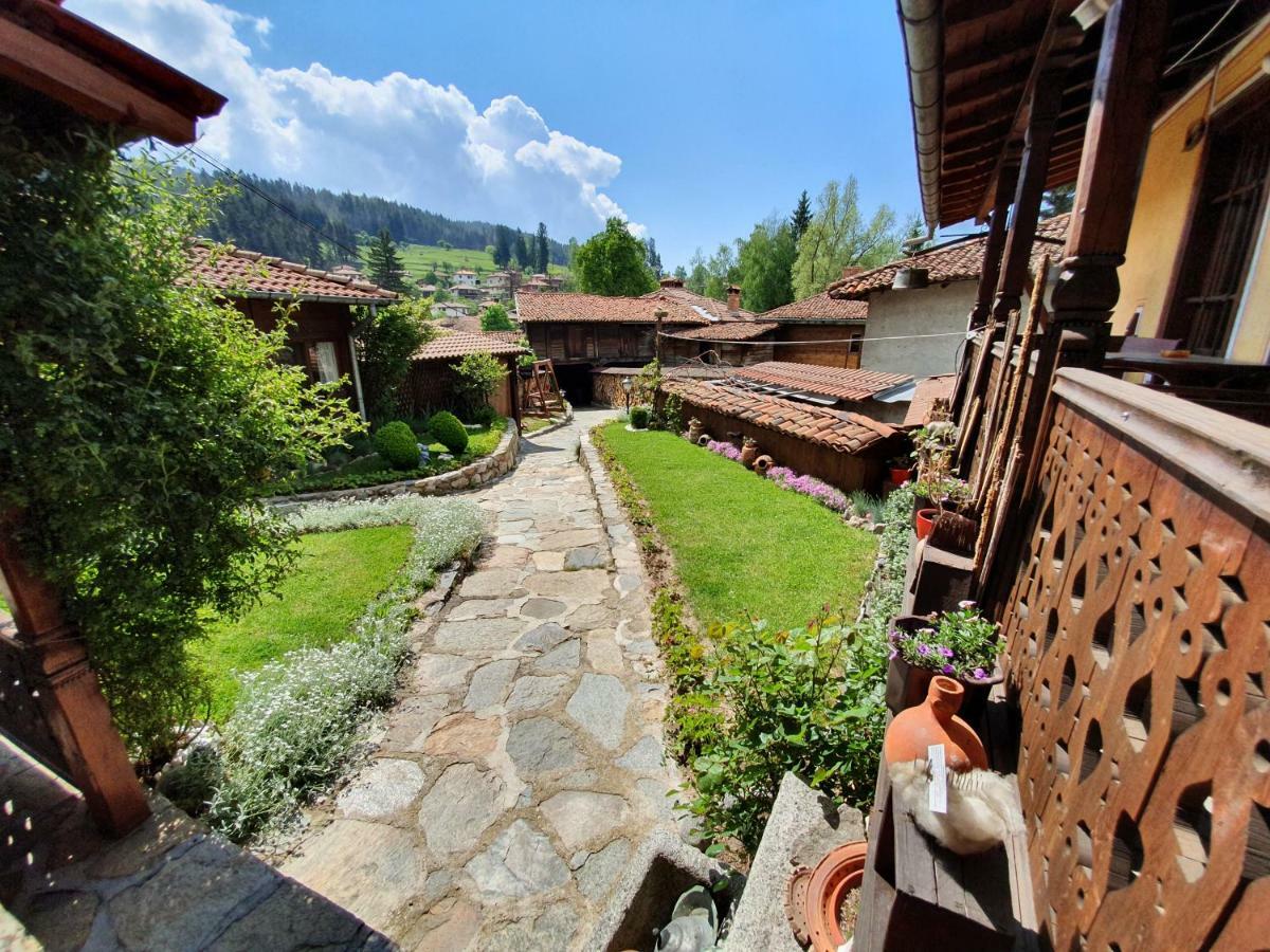 Guest Rooms Colorit Kopriwschtiza Exterior foto
